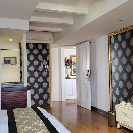 Left Bank 121 Hotel Tainan Buitenkant foto