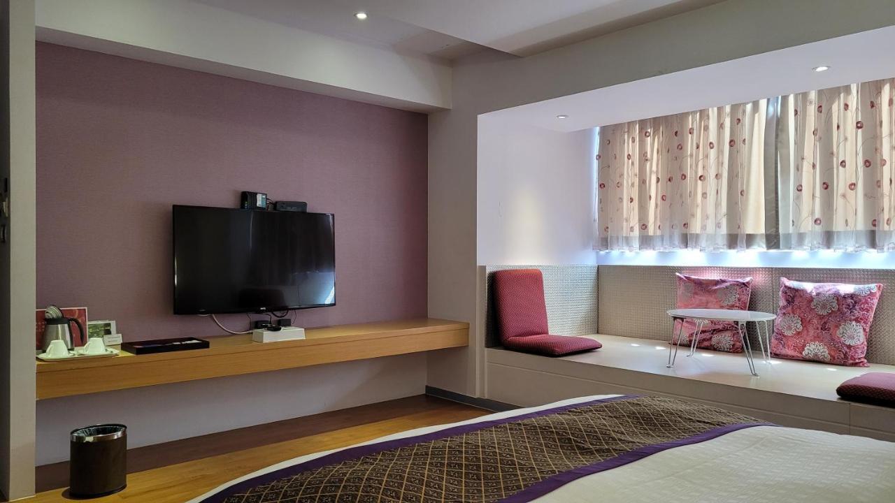 Left Bank 121 Hotel Tainan Buitenkant foto