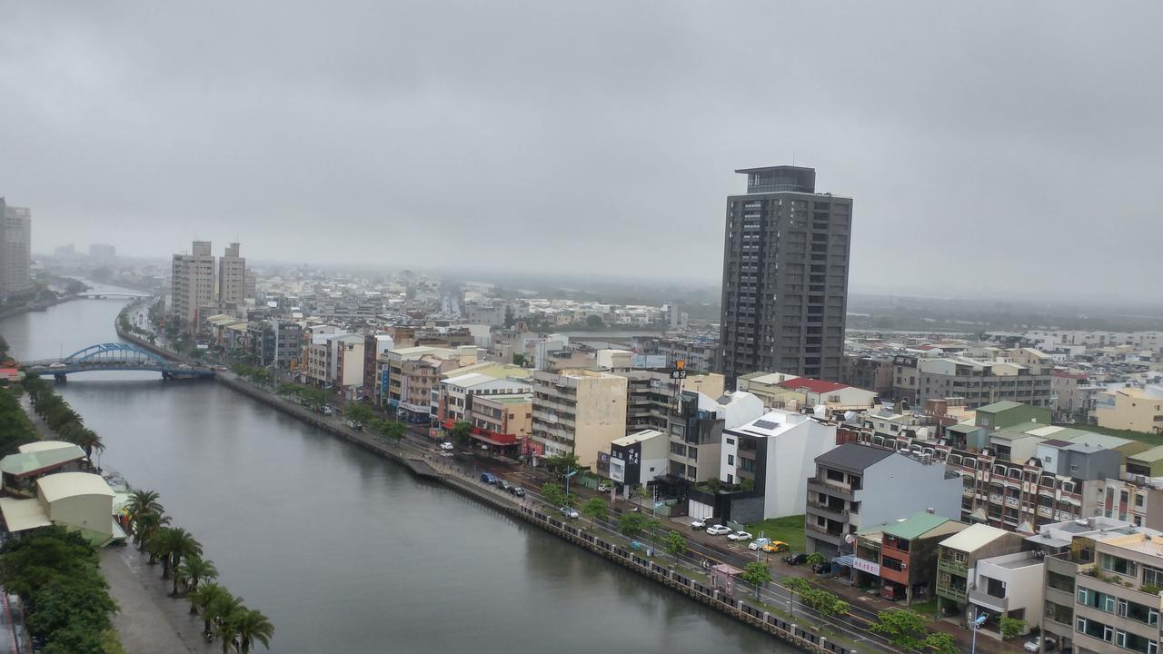 Left Bank 121 Hotel Tainan Buitenkant foto