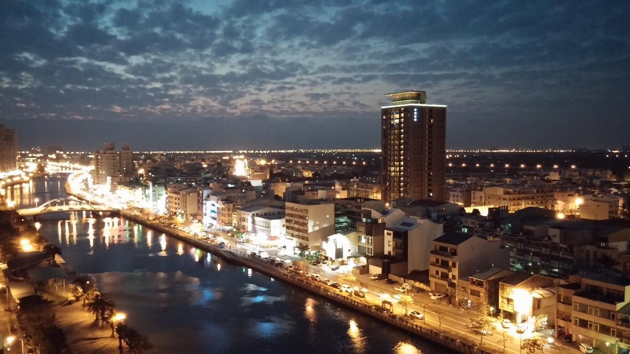 Left Bank 121 Hotel Tainan Buitenkant foto