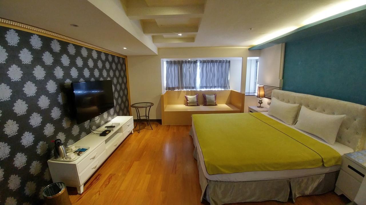 Left Bank 121 Hotel Tainan Buitenkant foto