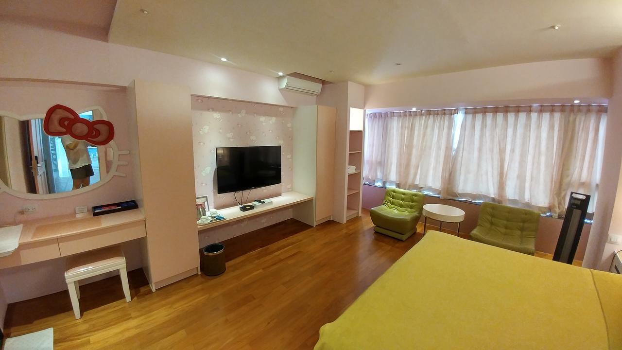 Left Bank 121 Hotel Tainan Buitenkant foto