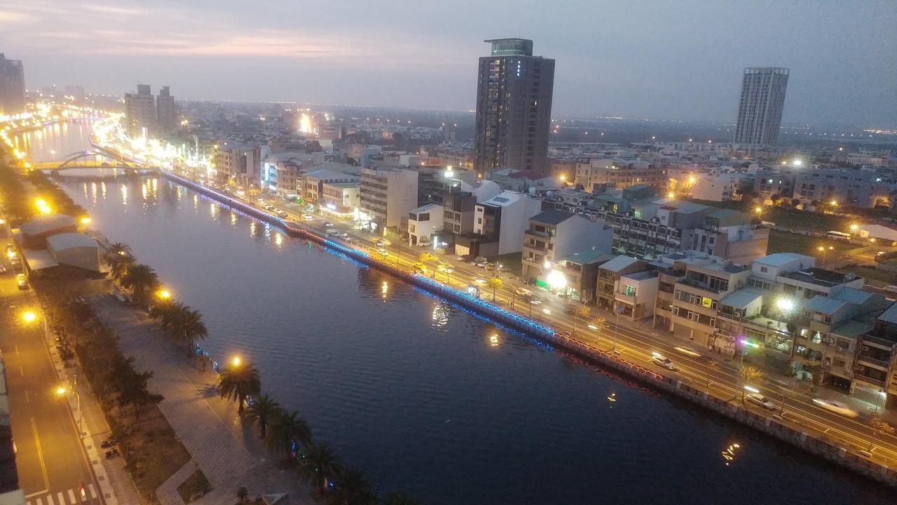 Left Bank 121 Hotel Tainan Buitenkant foto