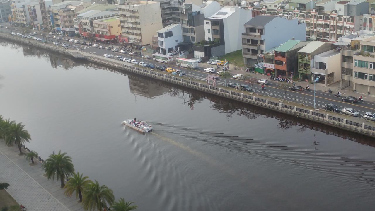 Left Bank 121 Hotel Tainan Buitenkant foto